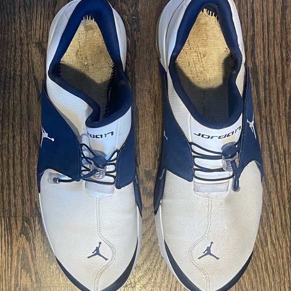 Nike Air Jordan Trunner Men's size 12 Athletic Shoes in White and Navy